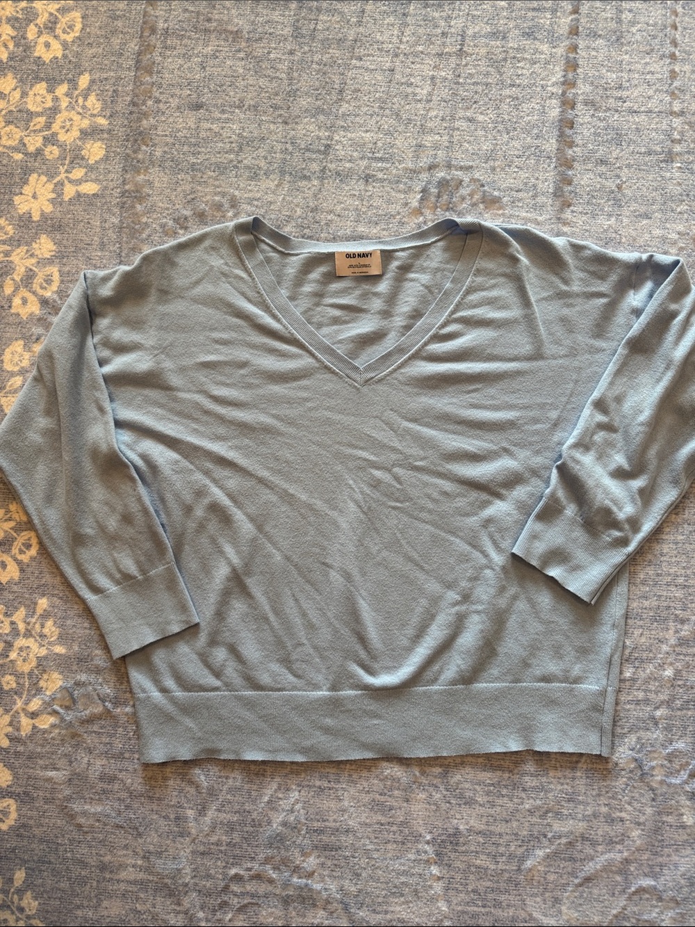 Old Navy Women’s V-Neck Sweater